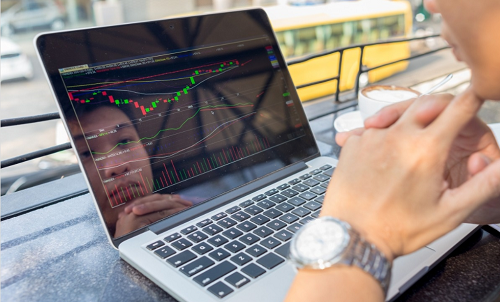 区域性白酒股反攻：青青稞酒股价涨停，三季报