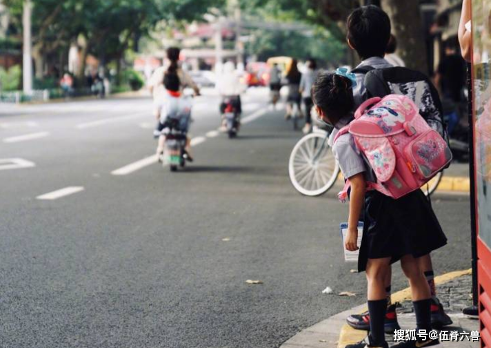 孙俪晒女儿书法作品，年仅5岁便能写千字文，网