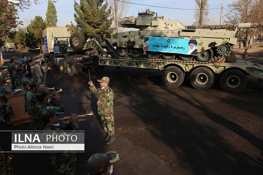 伊朗继续增兵阿塞拜疆边境,装甲运输车排成长