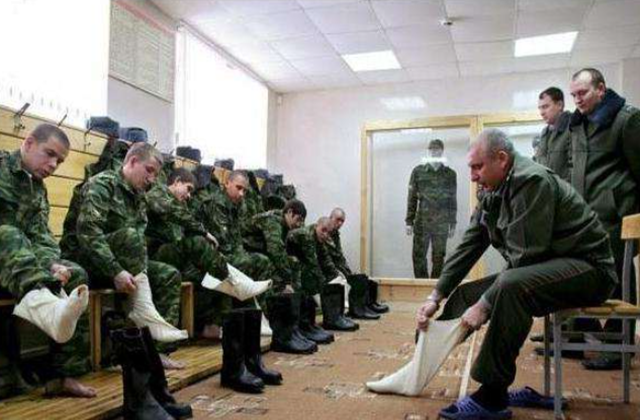 零下70度低温，俄罗斯士兵怎么御寒？这套30万装