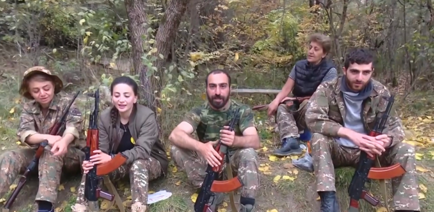 纳卡女兵惊艳战场，神仙颜值碾压女明星，誓言