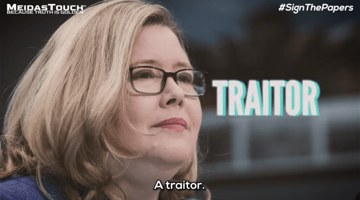 她手握白宫权力交接“钥匙”，如今身处两难