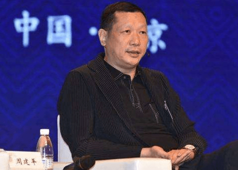 海澜之家周建平含泪交班，85后二代接棒能否解盈