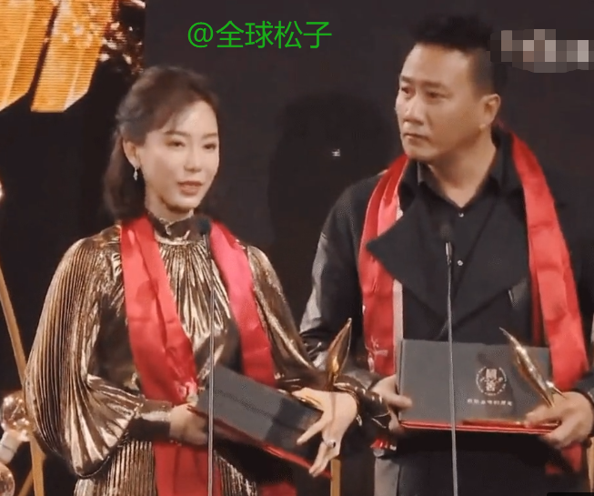 凡尔赛？陈数获三项大奖，领奖时却表示惭愧，
