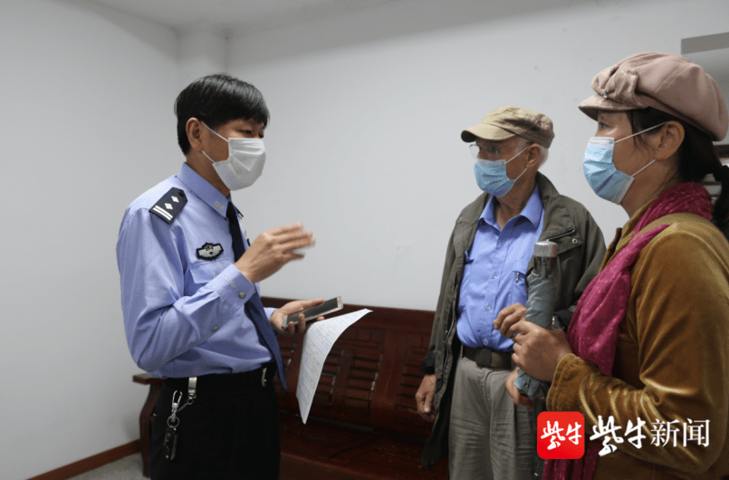 苏州这名民警是“网红”，小区七成居民加他“