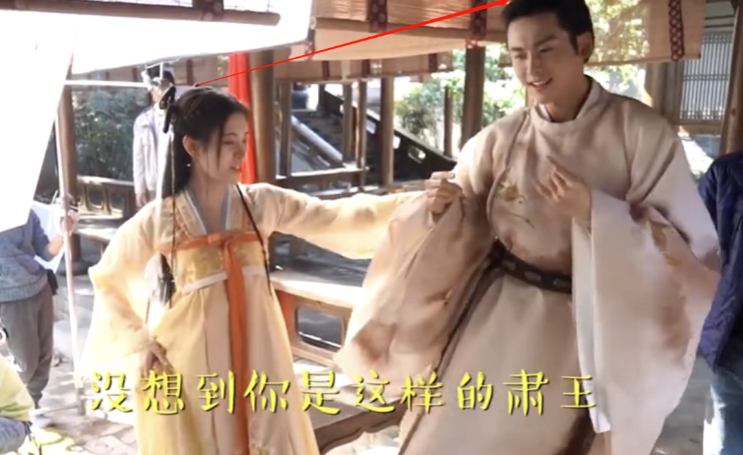 鞠婧祎新戏暴露真实身高，远景镜头比群演矮太