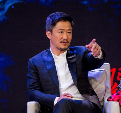 吴京自曝追求谢楠过程，想当男友要申请，领证
