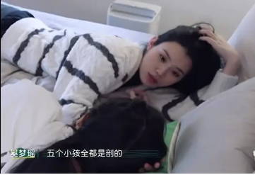 生孩子太拼，赌王四太9年剖5胎，吴佩慈6年4胎，