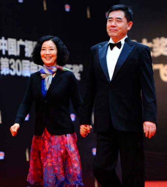 陈宝国与赵奎娥：相爱相伴46年，他们才是最佳校