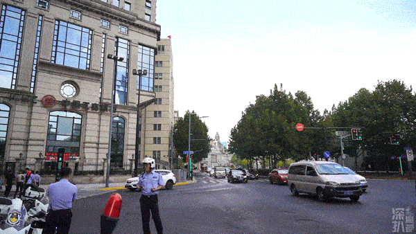 “吨吨吨”喝奶茶的时候，你我都是奶茶局中人