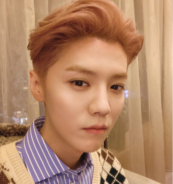 鹿晗粉丝撕《五哈》节目组，称工作人员转发谣