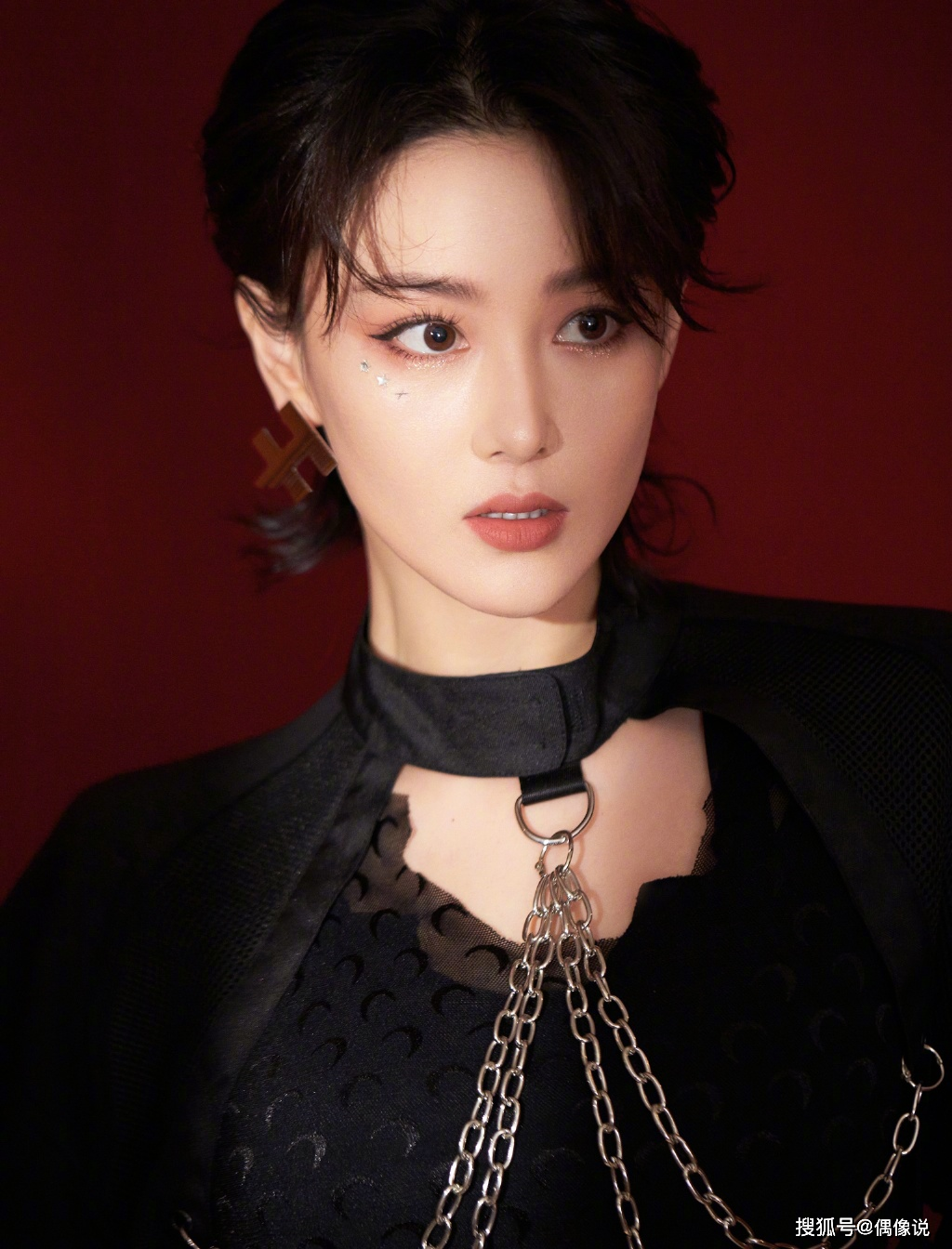 张馨予首谈前任，反问：谈过恋爱就没资格结婚