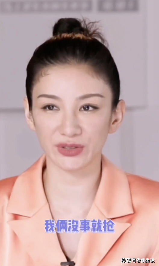黄奕第一次帮女儿追星，获易烊千玺签名照！千
