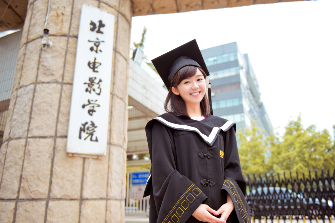 从靠照骗圈粉小网红，到多部影视剧女主，她洗