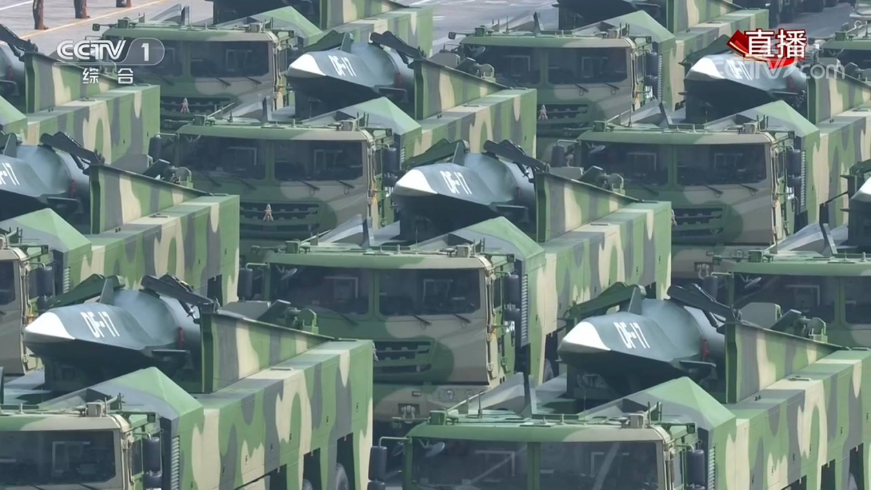 首次曝光！东风17准确命中加固地堡，钻地深度达