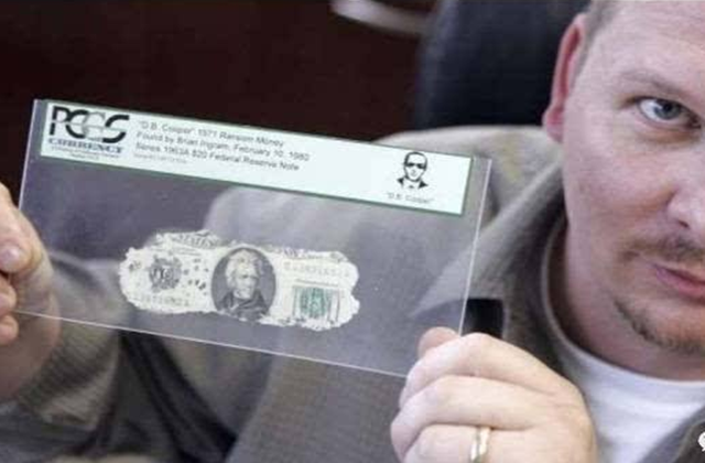 歹徒劫机，勒索20万美元后从高空跳伞消失，49年