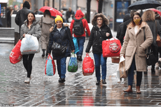 英国人周末突击消费45亿英镑:担心“硬脱欧”和