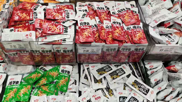 “辣条一哥”卫龙的发家史：从小作坊到年营收