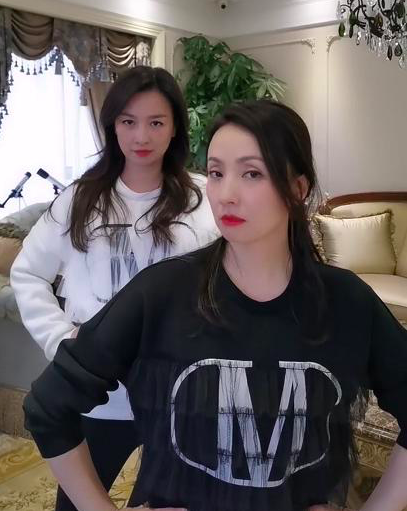 明道加入张庭公司，对女员工吻头发闻脖子摸手