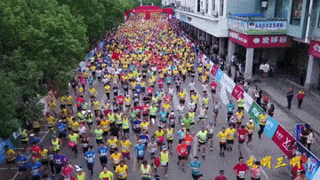 小城何以办成大事？