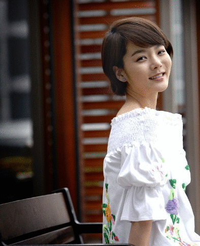 两段婚姻失败，产后抑郁，抚养3岁儿子，蔡琳终