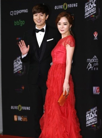 两段婚姻失败，产后抑郁，抚养3岁儿子，蔡琳终