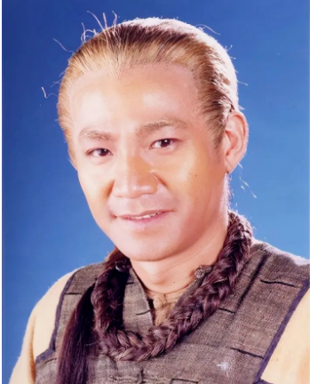 62岁“古惑仔大佬”老太快，满头白发白胡子，因