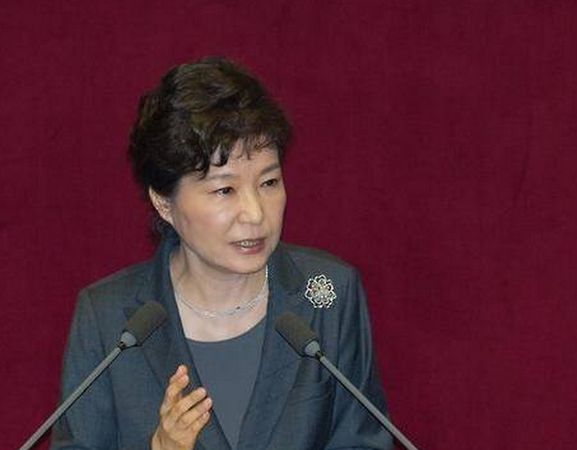 韩国方面对朴槿惠进行新冠检测,应该而且完全