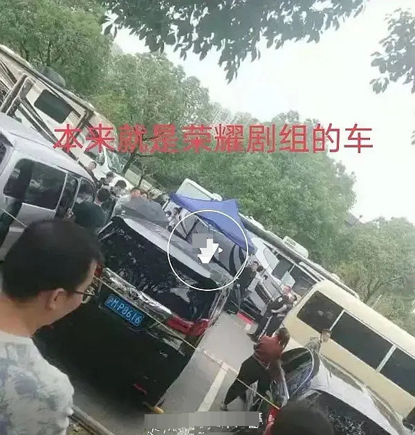 要公开发糖了？黄景瑜疑探班迪丽热巴后，两人