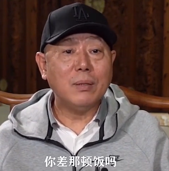 何炅被曝收粉丝应援礼，还投诉了金条帖子，何