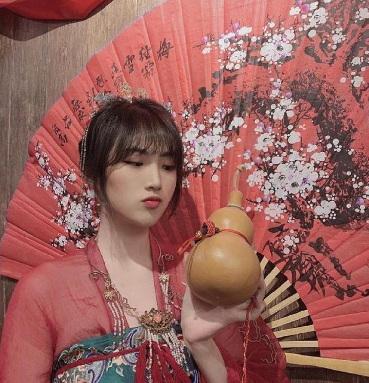 真要出道？姚安娜跳女团舞被批尴尬，网友：跟