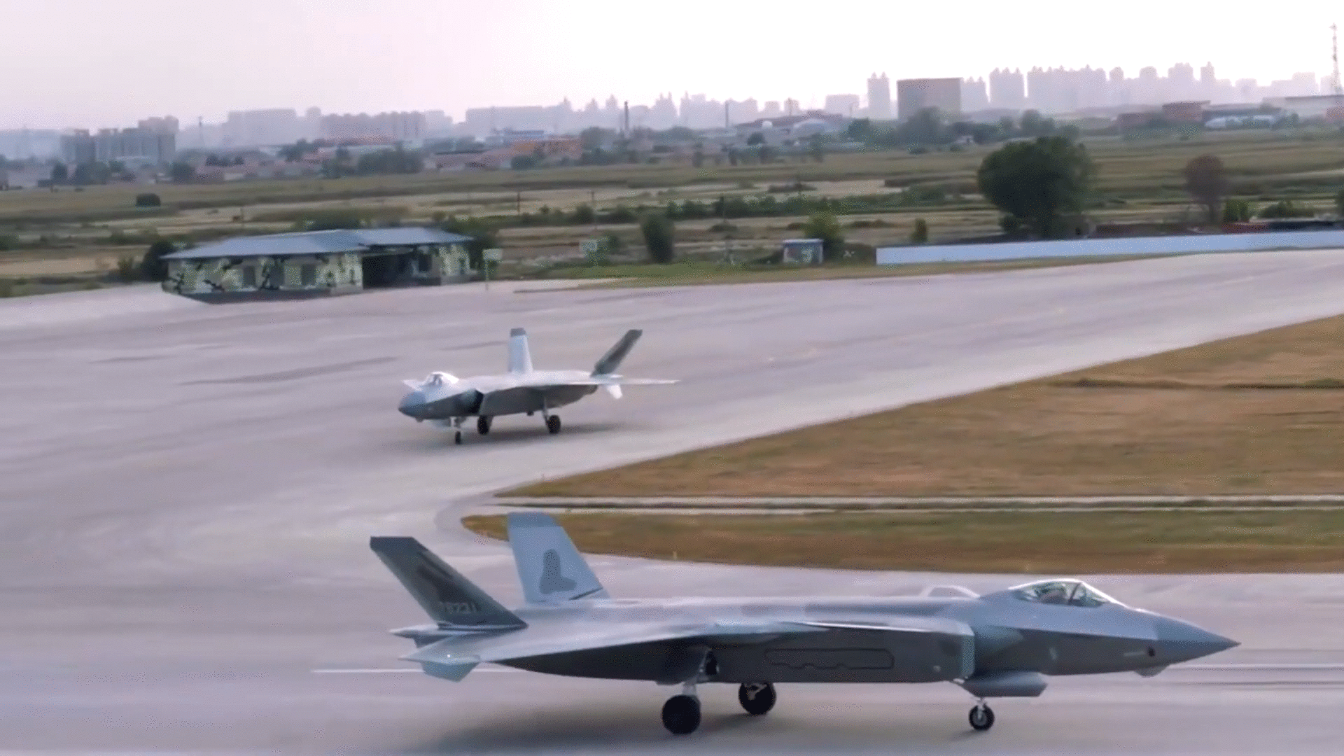 歼-20成功首飞十周年,俄罗斯专家透露生产和服