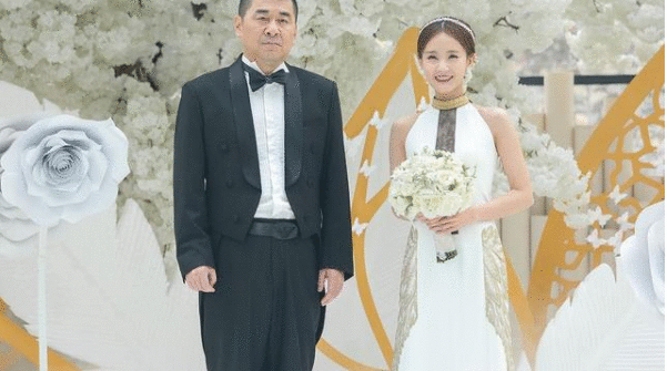 倪妮与刘德华陈道明演情侣，却和谭凯成父女？