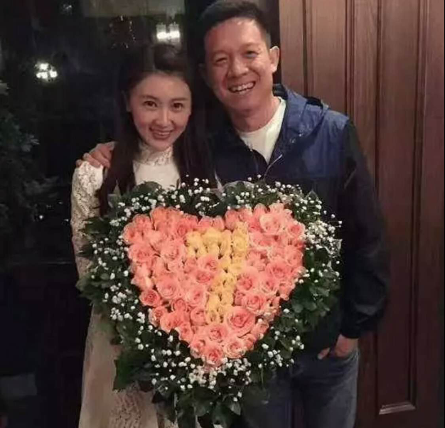 贾跃亭甘薇“破产人生”：豪宅拍出3000万，还欠