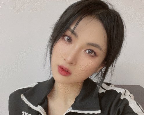 生日当天宣布出道，姚安娜不止是华为二公主，